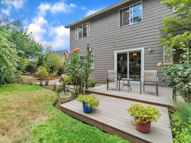 2063 Ne GIBBS Cir, Mc Minnville, OR 97128