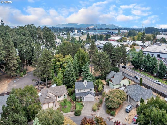 2063 Ne GIBBS Cir, Mc Minnville, OR 97128