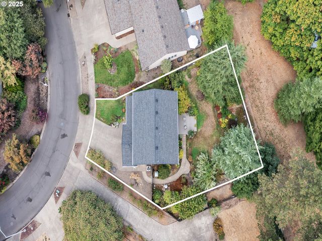 2063 Ne GIBBS Cir, Mc Minnville, OR 97128