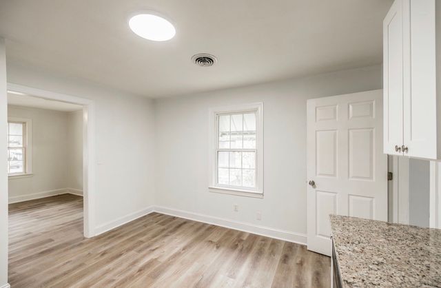 247 Morton Ave, Gallatin, TN 37066