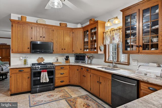1705 HICKORY DR, Lebanon, PA 17042
