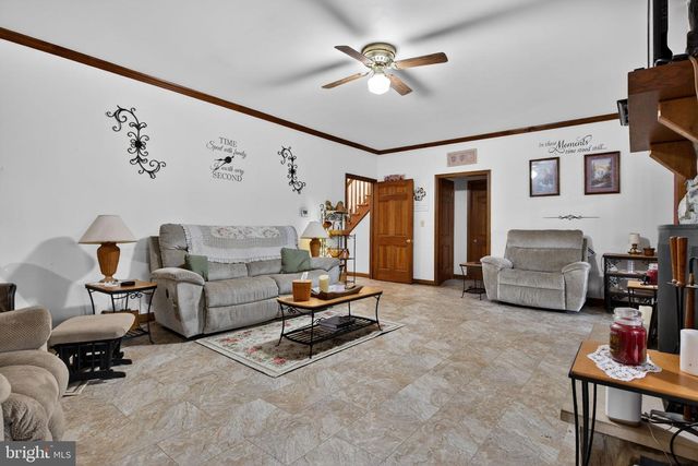 1705 HICKORY DR, Lebanon, PA 17042