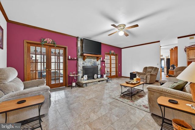 1705 HICKORY DR, Lebanon, PA 17042