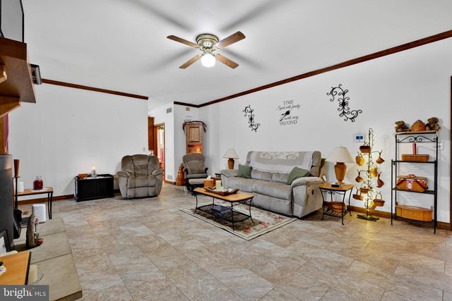 1705 HICKORY DR, Lebanon, PA 17042