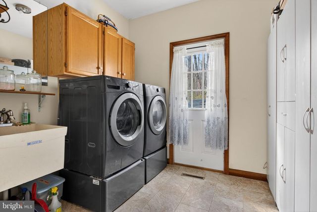 1705 HICKORY DR, Lebanon, PA 17042