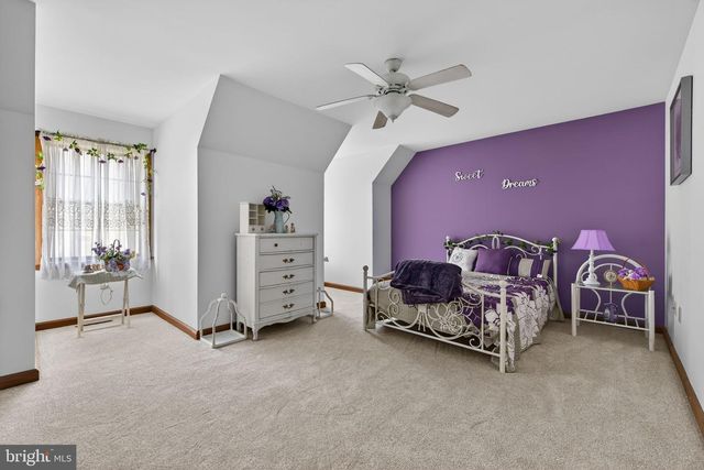 1705 HICKORY DR, Lebanon, PA 17042