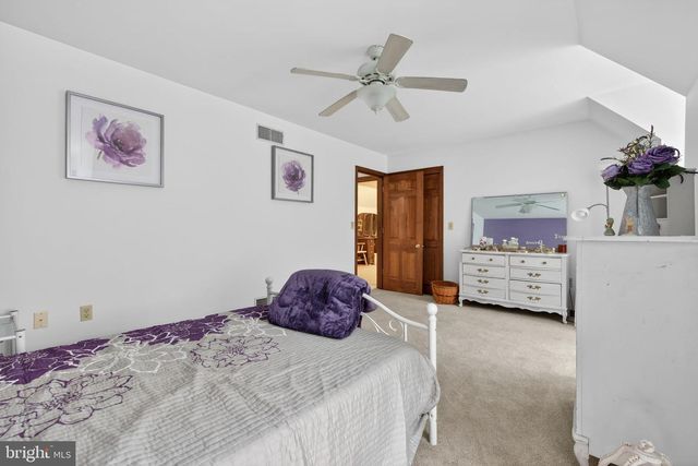 1705 HICKORY DR, Lebanon, PA 17042