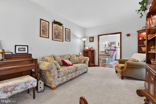1705 HICKORY DR, Lebanon, PA 17042