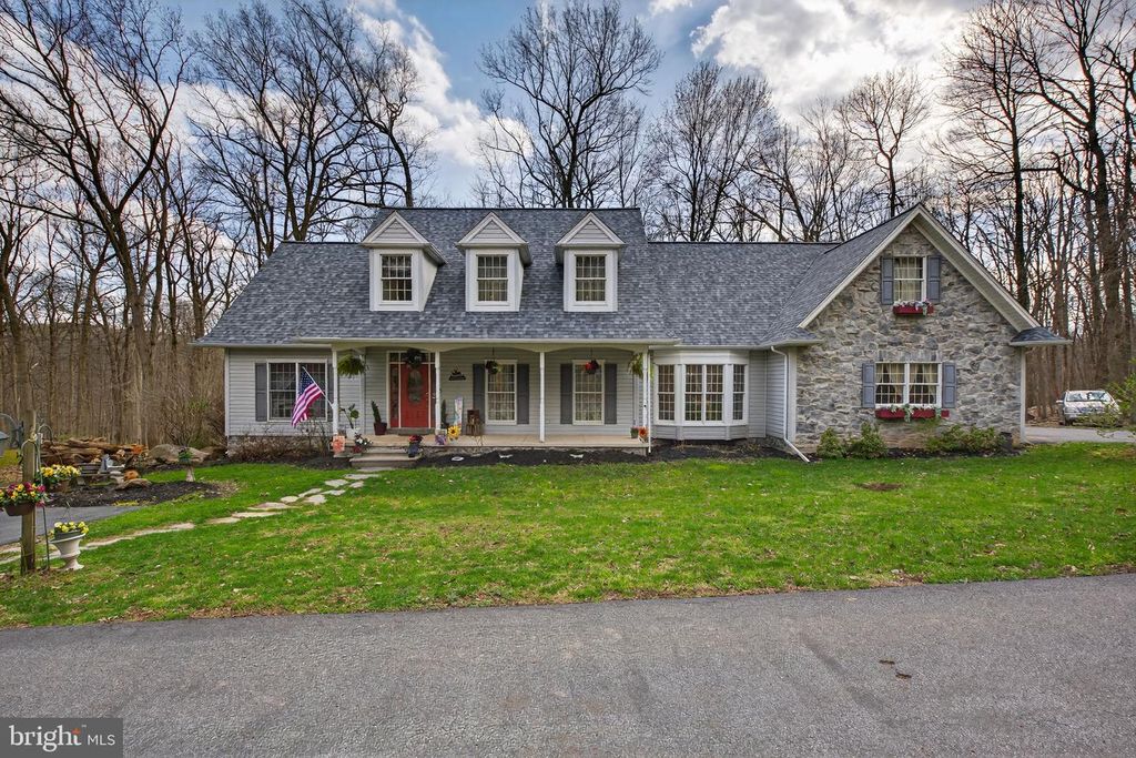 1705 HICKORY DR, Lebanon, PA 17042