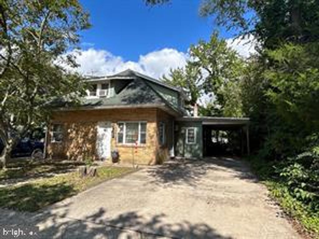 211 BERKLEY RD, Paulsboro, NJ 08066