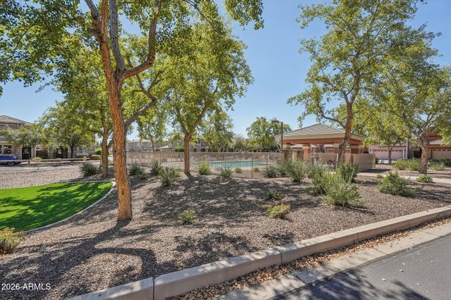 4366 E ROSEMONTE Drive, Phoenix, AZ 85050