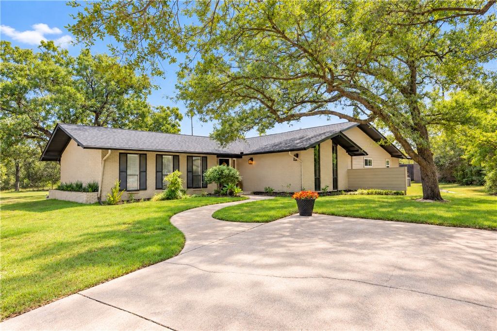 833 South Rosemary Drive, Bryan, TX 77802 — exterior