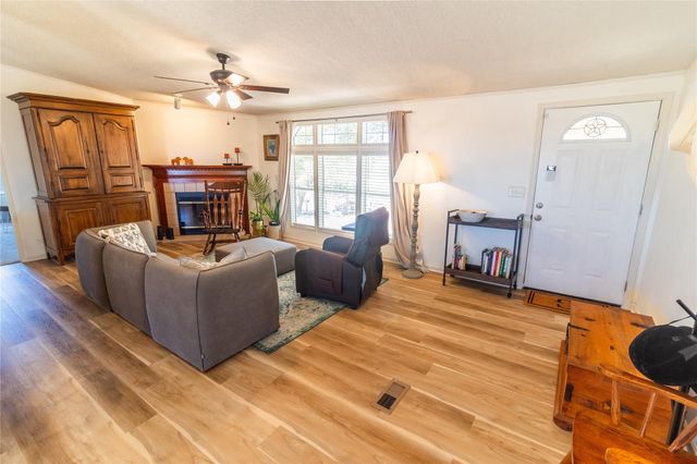 250 Rocky RD, Lockhart, TX 78644