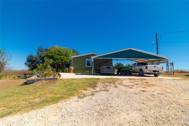 250 Rocky RD, Lockhart, TX 78644