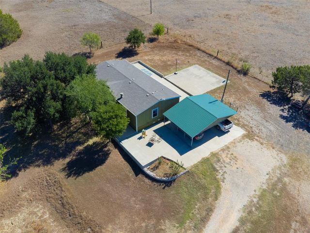 250 Rocky RD, Lockhart, TX 78644