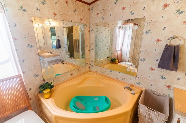 250 Rocky RD, Lockhart, TX 78644