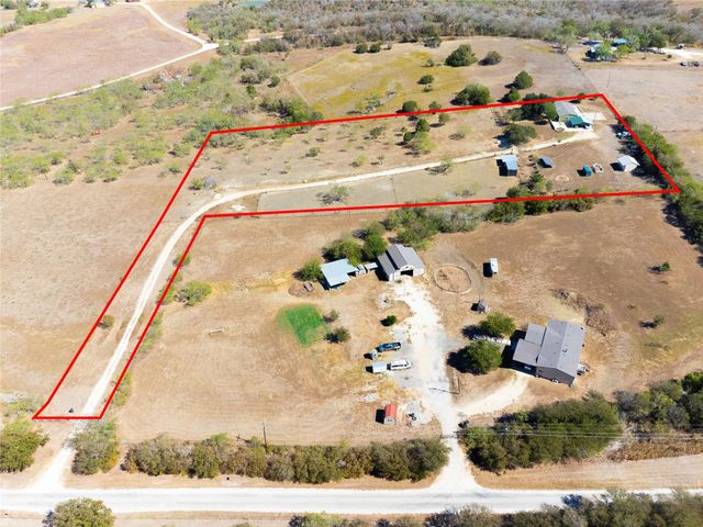 250 Rocky RD, Lockhart, TX 78644