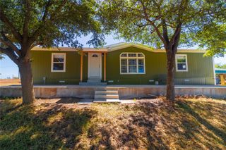 250 Rocky RD, Lockhart, TX 78644