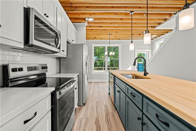 657 5th Street, Fayetteville, GA 30214