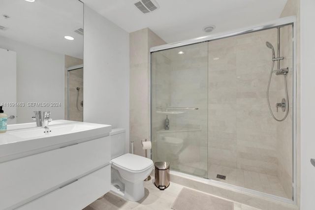 17301 Biscayne Boulevard 1404, North Miami, FL 33160