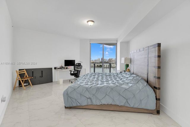 17301 Biscayne Boulevard 1404, North Miami, FL 33160