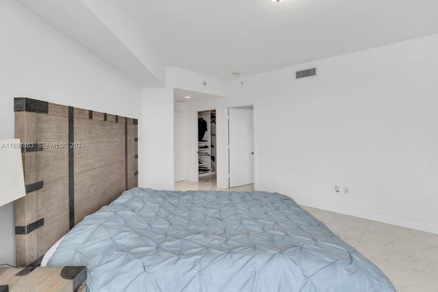 17301 Biscayne Boulevard 1404, North Miami, FL 33160