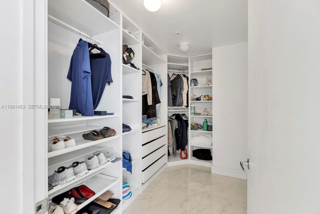 17301 Biscayne Boulevard 1404, North Miami, FL 33160