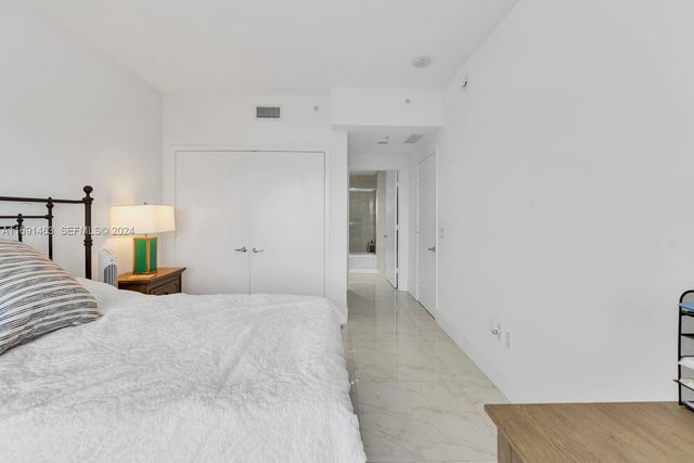 17301 Biscayne Boulevard 1404, North Miami, FL 33160