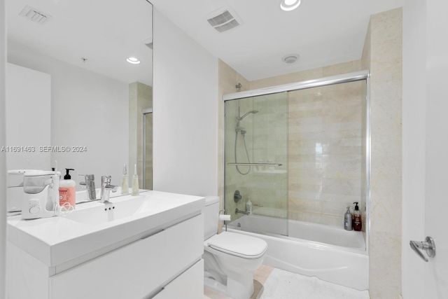 17301 Biscayne Boulevard 1404, North Miami, FL 33160