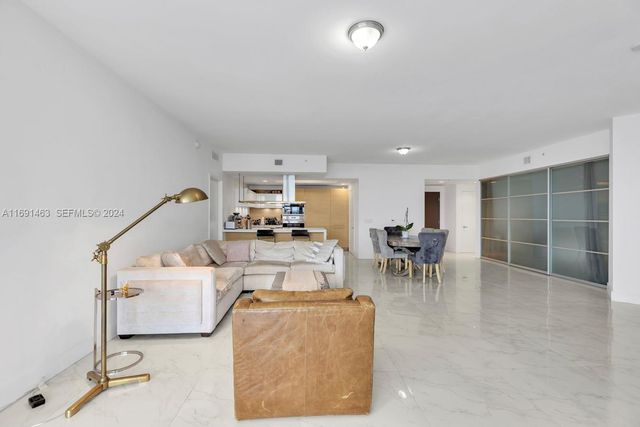 17301 Biscayne Boulevard 1404, North Miami, FL 33160