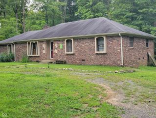 8403 Sweetwater Drive, Nineveh, IN 46164