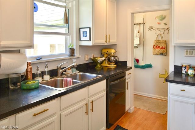 434 Glen Park Drive, Bay Village, OH 44140