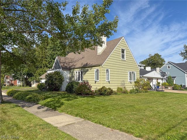 434 Glen Park Drive, Bay Village, OH 44140