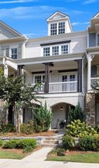 967 S On Main Drive, Woodstock, GA 30188