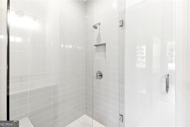 138 Chestnut Circle 6, Atlanta, GA 30342