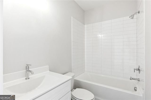 138 Chestnut Circle 6, Atlanta, GA 30342