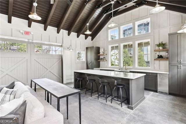 138 Chestnut Circle 6, Atlanta, GA 30342