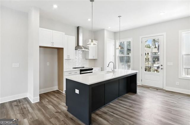 138 Chestnut Circle 6, Atlanta, GA 30342