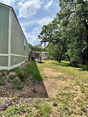 104 Shoshoni DR, Smithville, TX 78957
