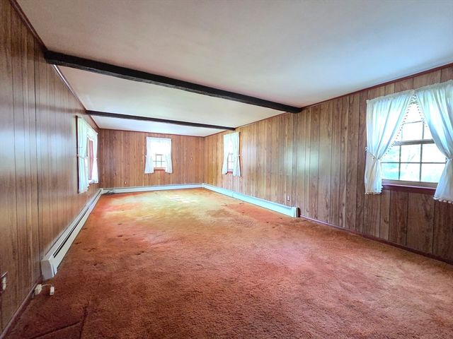 44 Lake Pkwy, Webster, MA 01570