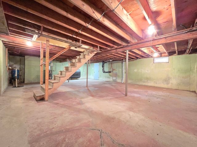44 Lake Pkwy, Webster, MA 01570