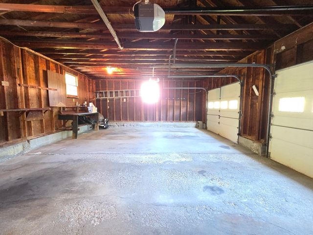 44 Lake Pkwy, Webster, MA 01570