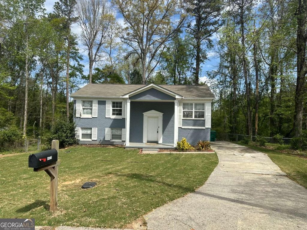 8427 Fredericksburg Court, Jonesboro, GA 30238