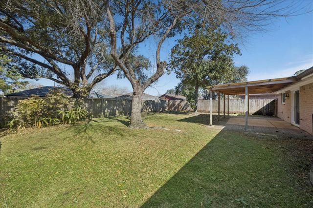 439 Reseda Drive, Houston, TX 77598