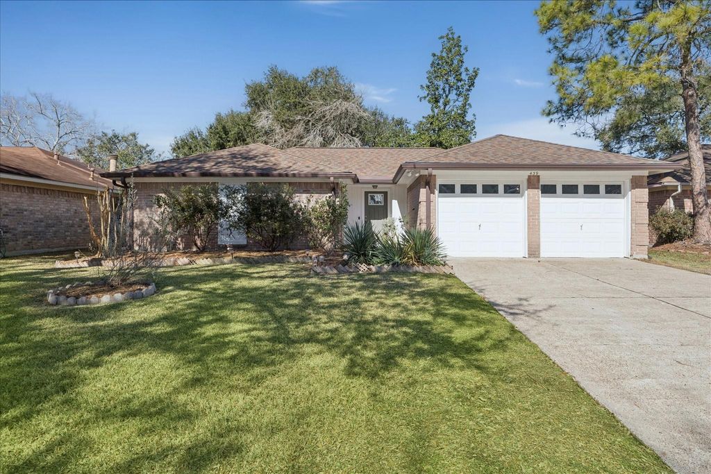 439 Reseda Drive, Houston, TX 77598