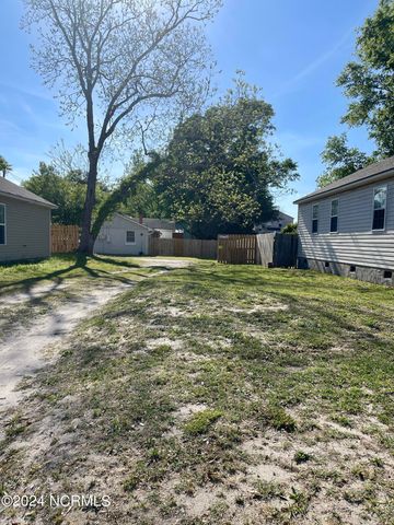 610 S 9th Street, Wilmington, NC 28401