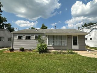 1615 E Greig Avenue, Madison Heights, MI 48071