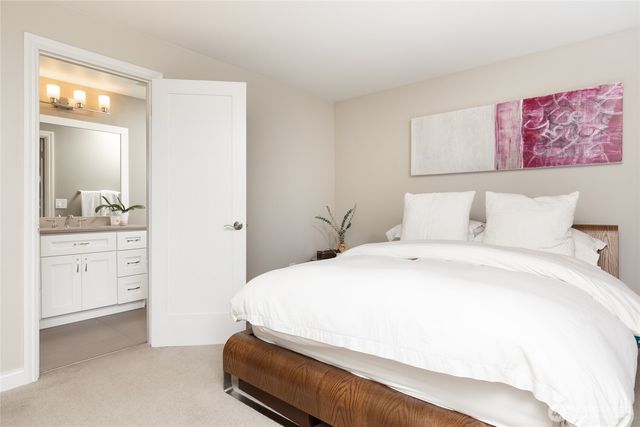 6304 110th Avenue NE, Kirkland, WA 98033