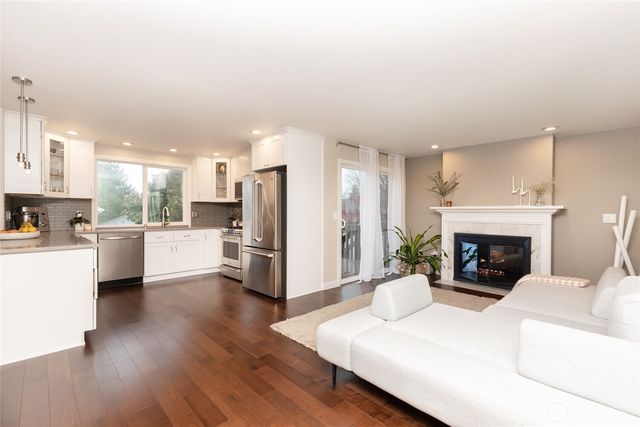 6304 110th Avenue NE, Kirkland, WA 98033