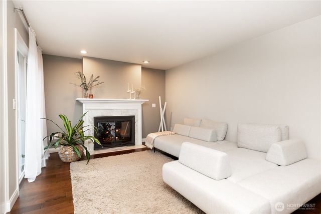 6304 110th Avenue NE, Kirkland, WA 98033